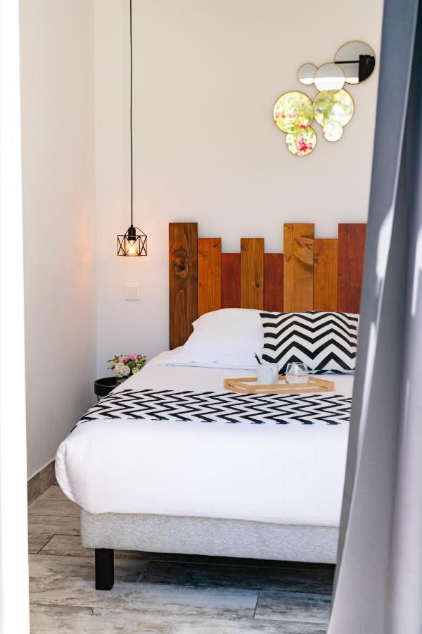 Hotel Les Volets Rouges - Cassis Zimmer foto
